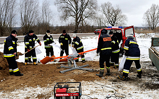 Służby szacują straty. 8 miejscowości jest wciąż bez prądu Służby szacują straty. 8 miejscowości jest wciąż bez prądu